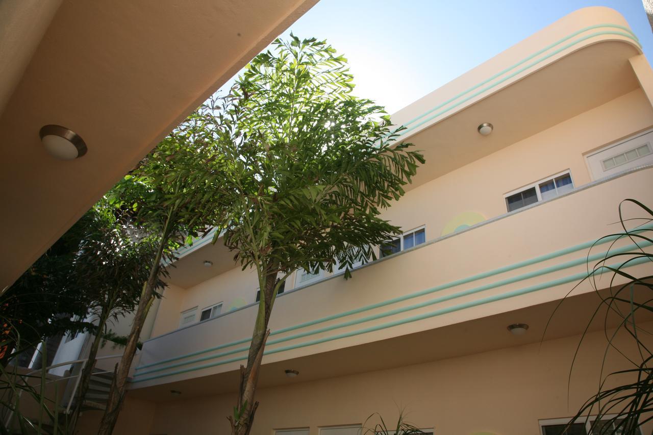 Aparthotel Art Deco Suites 2*